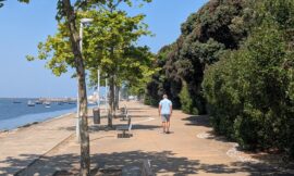 Walk to the Foz do Douro